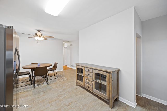 4320 Jade Ct, Louisville, KY 40216