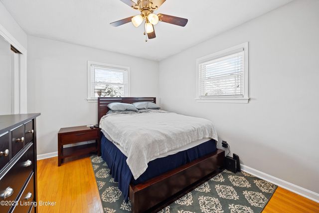 4320 Jade Ct, Louisville, KY 40216