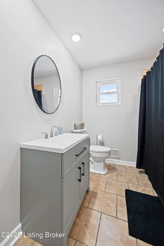 4320 Jade Ct, Louisville, KY 40216