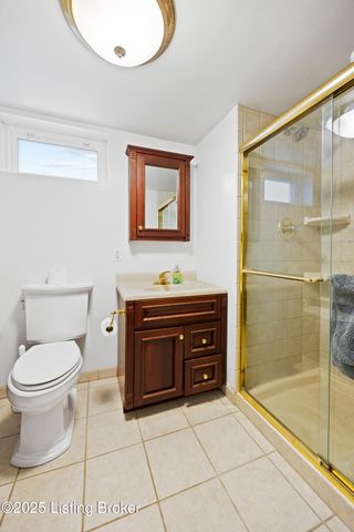 4320 Jade Ct, Louisville, KY 40216