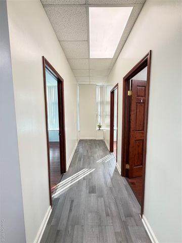 135-11 40th Road 4B, Flushing, NY 11354