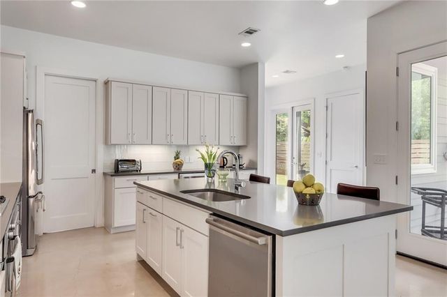 708 W Milton ST A, Austin, TX 78704