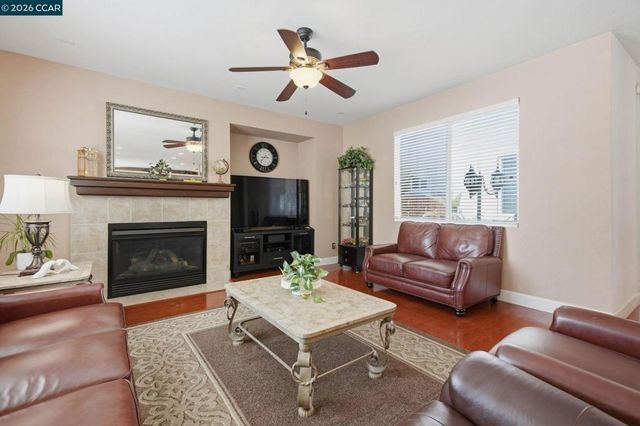 1325 San Lucas Dr, Pittsburg, CA 94565