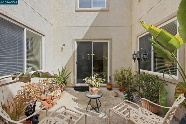1325 San Lucas Dr, Pittsburg, CA 94565