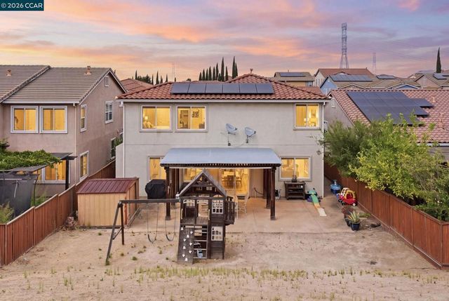 1325 San Lucas Dr, Pittsburg, CA 94565