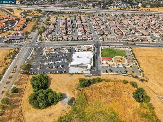 1325 San Lucas Dr, Pittsburg, CA 94565