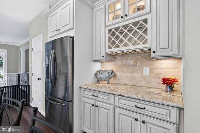 5126 MYRTLE LEAF DR, Fairfax, VA 22030