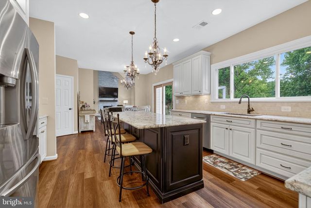 5126 MYRTLE LEAF DR, Fairfax, VA 22030