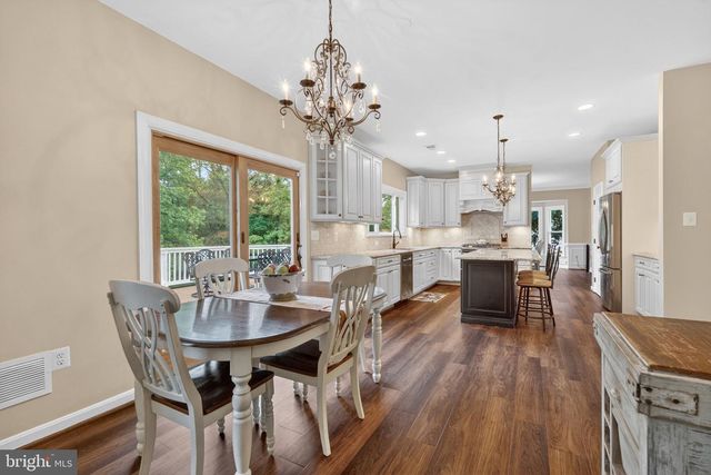 5126 MYRTLE LEAF DR, Fairfax, VA 22030