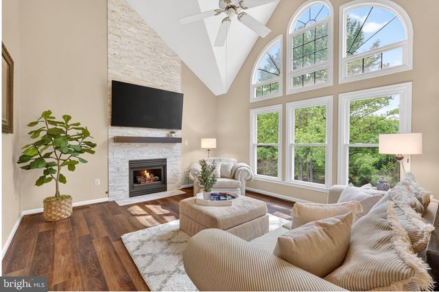 5126 MYRTLE LEAF DR, Fairfax, VA 22030