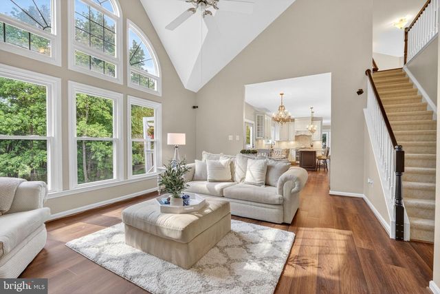 5126 MYRTLE LEAF DR, Fairfax, VA 22030