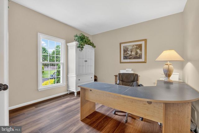 5126 MYRTLE LEAF DR, Fairfax, VA 22030