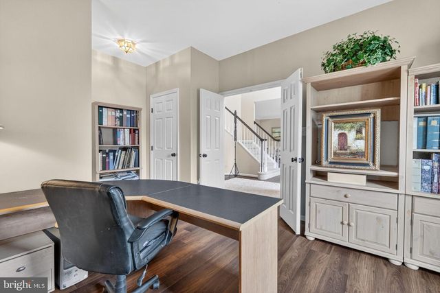 5126 MYRTLE LEAF DR, Fairfax, VA 22030