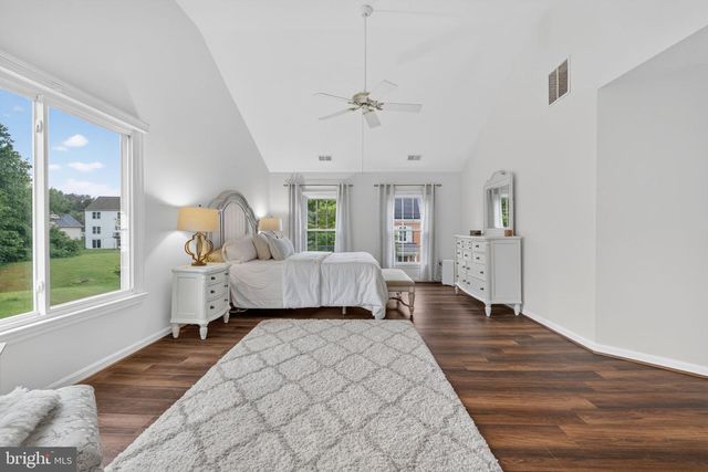 5126 MYRTLE LEAF DR, Fairfax, VA 22030