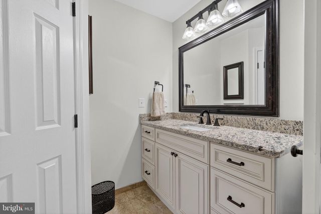 5126 MYRTLE LEAF DR, Fairfax, VA 22030