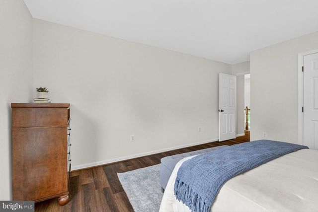 5126 MYRTLE LEAF DR, Fairfax, VA 22030