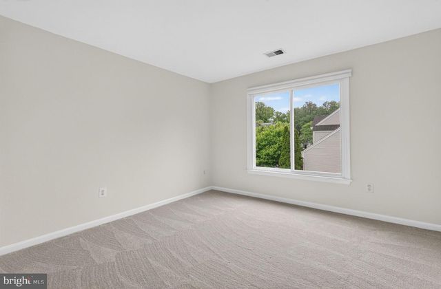 5126 MYRTLE LEAF DR, Fairfax, VA 22030