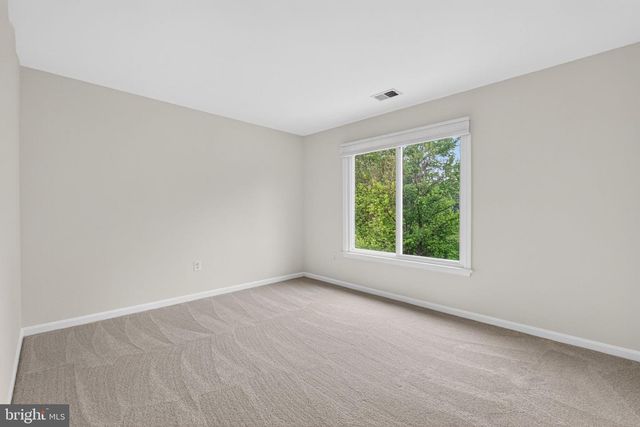 5126 MYRTLE LEAF DR, Fairfax, VA 22030