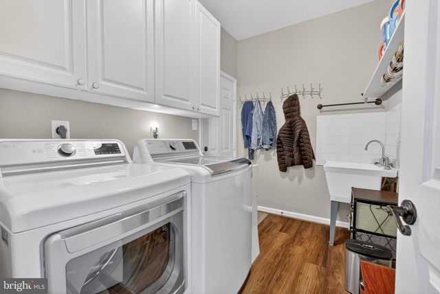 5126 MYRTLE LEAF DR, Fairfax, VA 22030