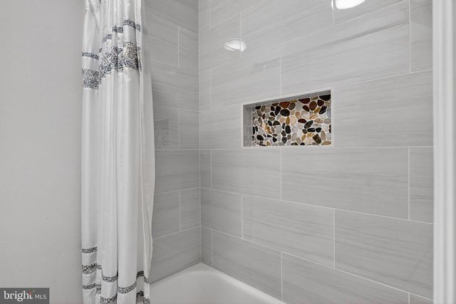 5126 MYRTLE LEAF DR, Fairfax, VA 22030
