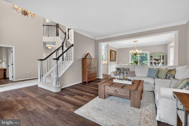 5126 MYRTLE LEAF DR, Fairfax, VA 22030