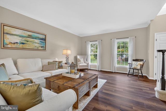 5126 MYRTLE LEAF DR, Fairfax, VA 22030