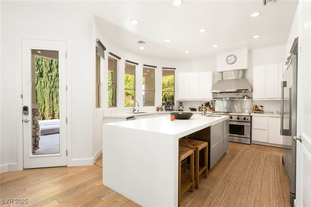 9312 Canyon Classic Drive, Las Vegas, NV 89144