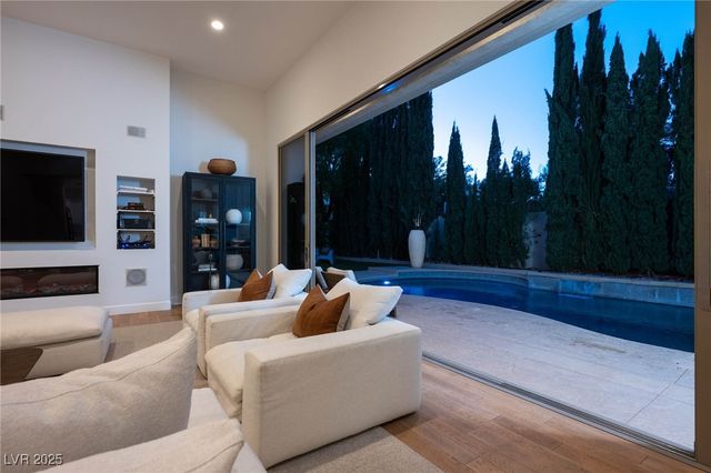 9312 Canyon Classic Drive, Las Vegas, NV 89144