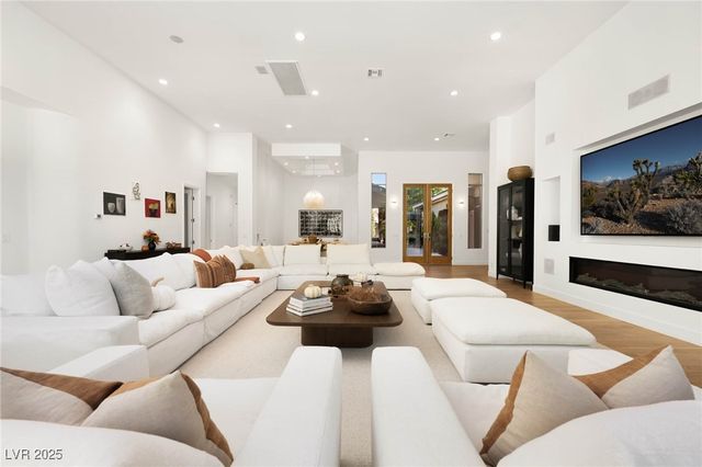 9312 Canyon Classic Drive, Las Vegas, NV 89144