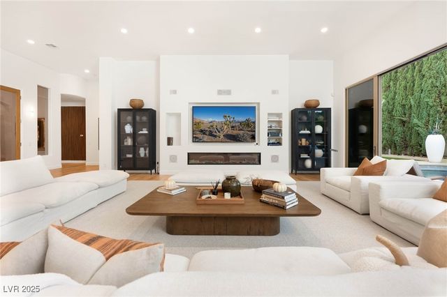 9312 Canyon Classic Drive, Las Vegas, NV 89144