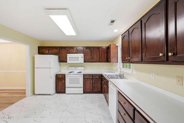 2425 East Lakeview Drive Apt 5, Johnson City, TN 37601