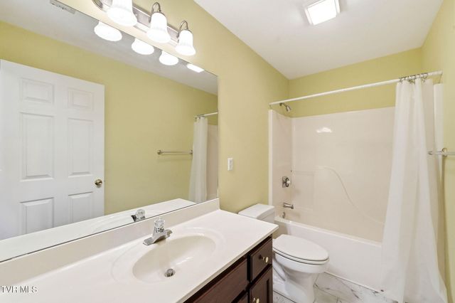 2425 East Lakeview Drive Apt 5, Johnson City, TN 37601
