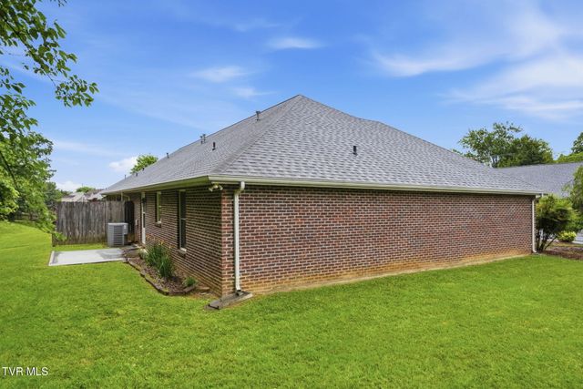 2425 East Lakeview Drive Apt 5, Johnson City, TN 37601