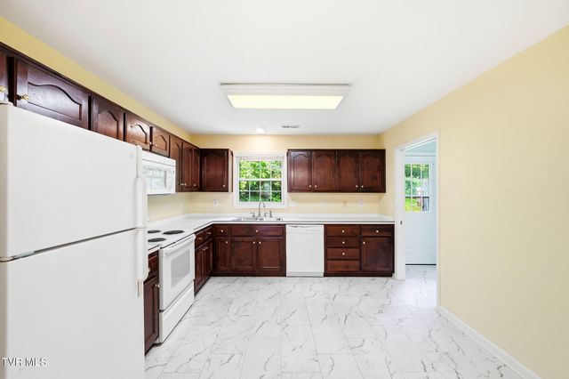 2425 East Lakeview Drive Apt 5, Johnson City, TN 37601