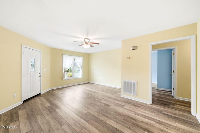 2425 East Lakeview Drive Apt 5, Johnson City, TN 37601