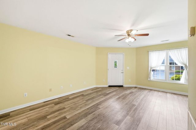 2425 East Lakeview Drive Apt 5, Johnson City, TN 37601