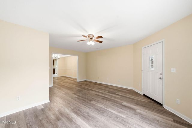 2425 East Lakeview Drive Apt 5, Johnson City, TN 37601