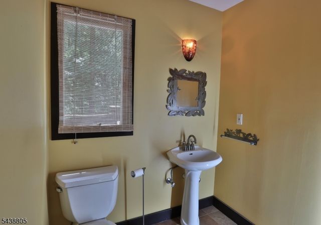 4 Deerwood Dr, Union Twp., NJ 08809