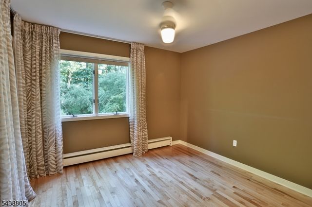 4 Deerwood Dr, Union Twp., NJ 08809