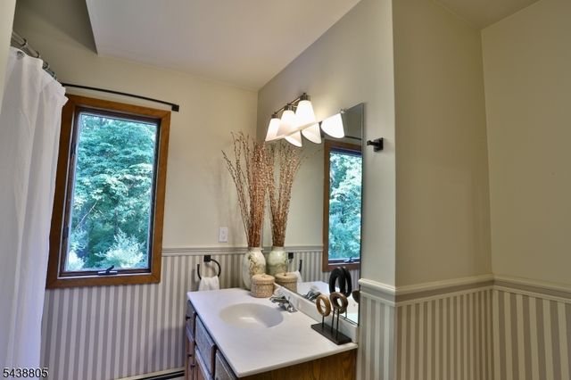 4 Deerwood Dr, Union Twp., NJ 08809