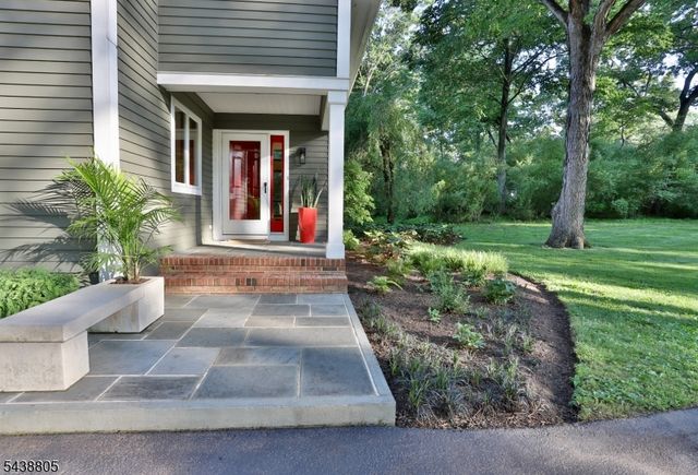 4 Deerwood Dr, Union Twp., NJ 08809