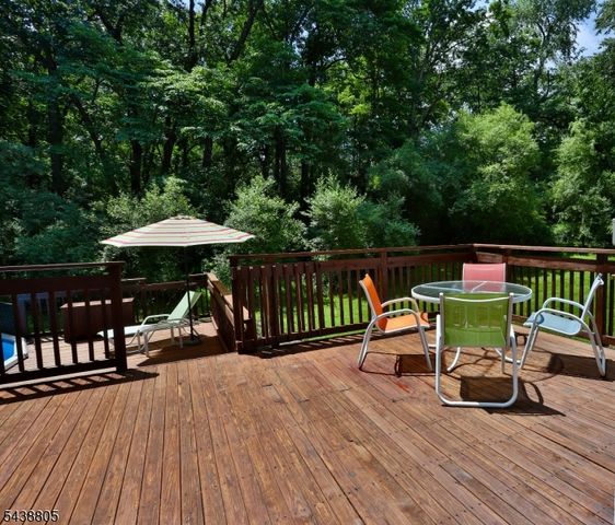 4 Deerwood Dr, Union Twp., NJ 08809