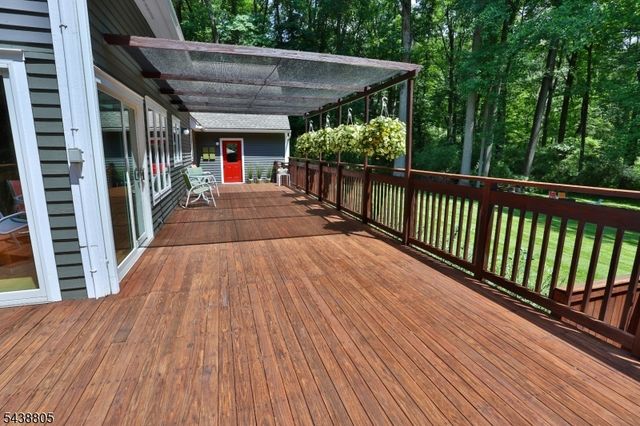 4 Deerwood Dr, Union Twp., NJ 08809