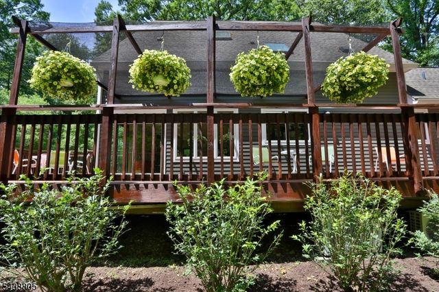 4 Deerwood Dr, Union Twp., NJ 08809