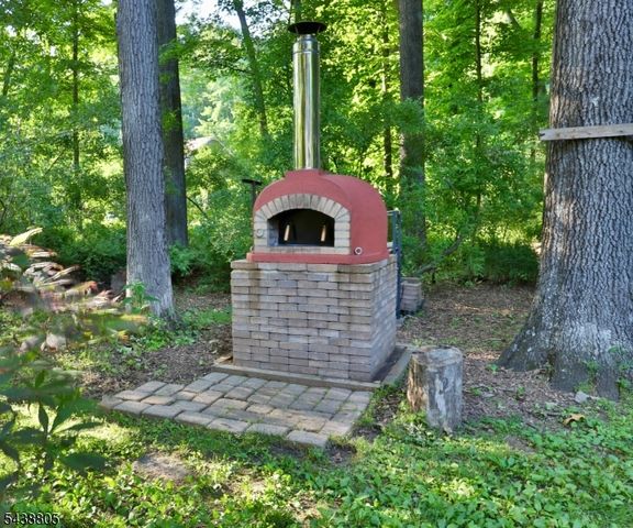 4 Deerwood Dr, Union Twp., NJ 08809