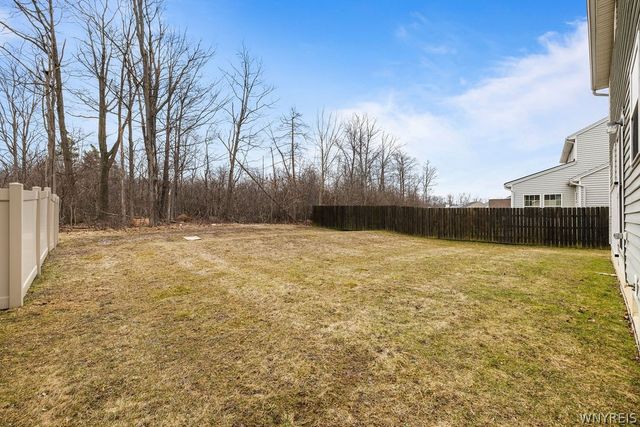 6083 Woodford Drive, Hamburg, NY 14085