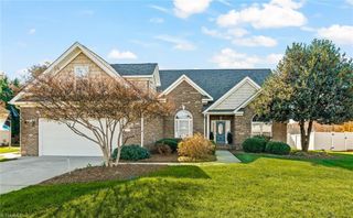 3196 Knoll Ridge Drive, Walkertown, NC 27051