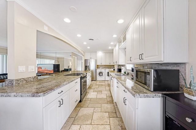 332 NW 26th Court, Wilton Manors, FL 33311
