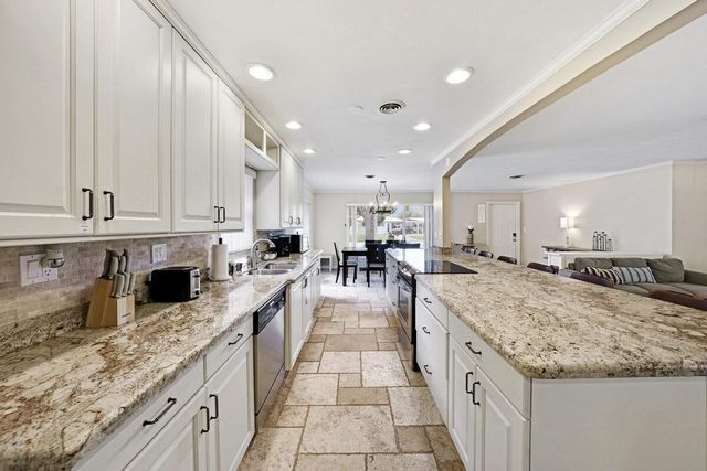332 NW 26th Court, Wilton Manors, FL 33311
