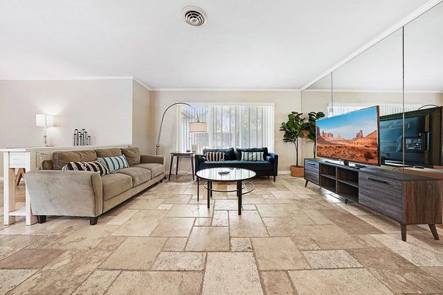 332 NW 26th Court, Wilton Manors, FL 33311